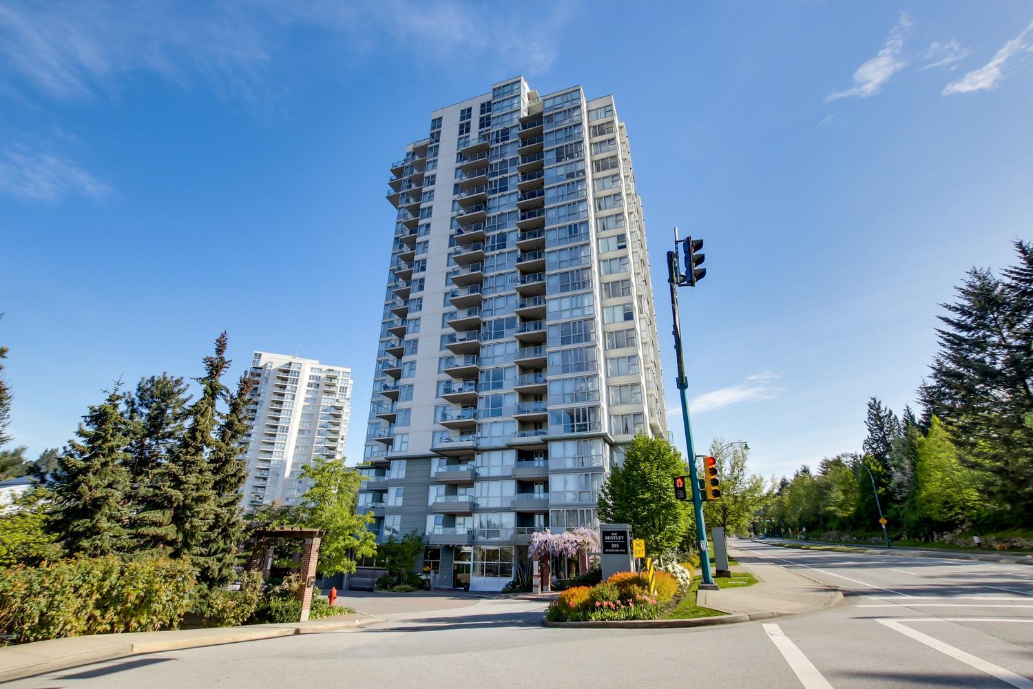 503 - 295 Guildford Way, Condo with 2 bedrooms, 2 bathrooms and 1 parking in Port Moody BC | Image 2