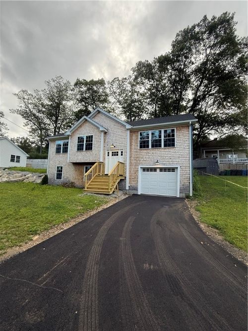 178 Highland St, Cranston, RI, 02920-1739 | Card Image
