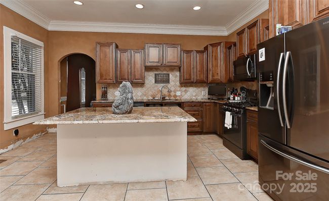 Kitchen | Image 19