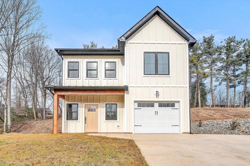 300 Anderson St, Rocky Mount, VA, 24151-1282 | Card Image