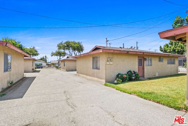 5211 Live Oak St, Home with 32 bedrooms, 16 bathrooms and 24 parking in Bell CA | Image 16
