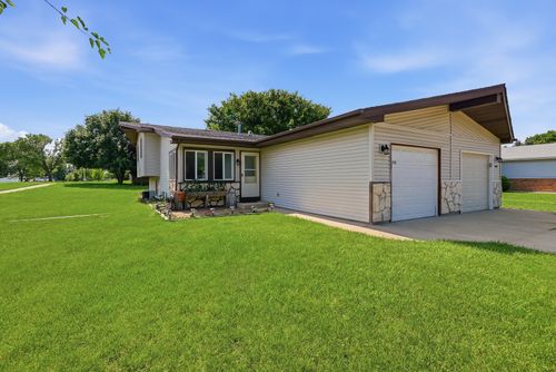 700 Michigan Ave, South Elgin, IL, 60177-1032 | Card Image