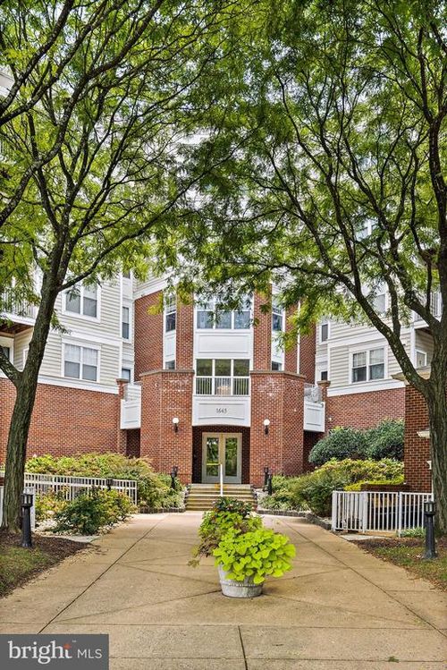 306-1645 International Dr, MCLEAN, VA, 22102-4821 | Card Image