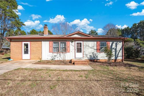 5046 Oxford School Rd, Claremont, NC, 28610-9472 | Card Image