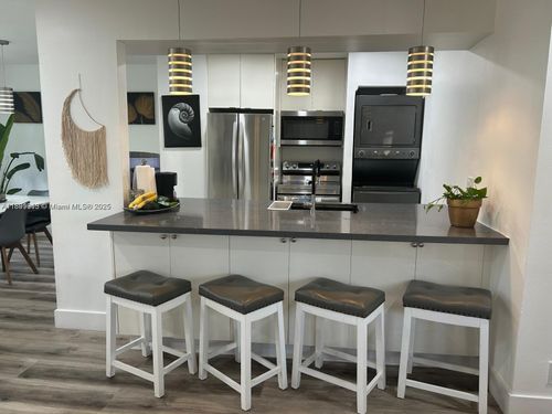 apt-204-365 Sw 86th Ave, Pembroke Pines, FL, 33025-1488 | Card Image
