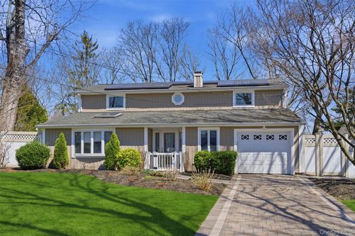 3 Rocket Ct, Selden, NY, 11784-1828 | Card Image