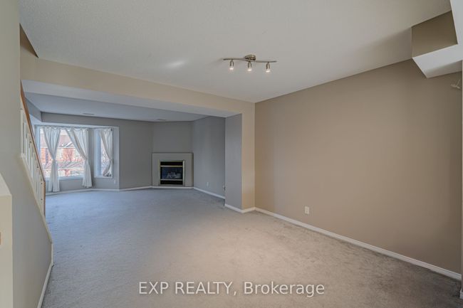 254 Cresthaven Dr, Condo with 2 bedrooms, 3 bathrooms and 1 parking in Ottawa ON | Image 18