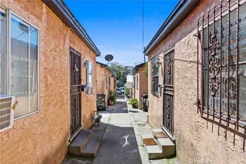 2015 Pennsylvania Ave, LOS ANGELES, CA, 90033-2832 | Card Image