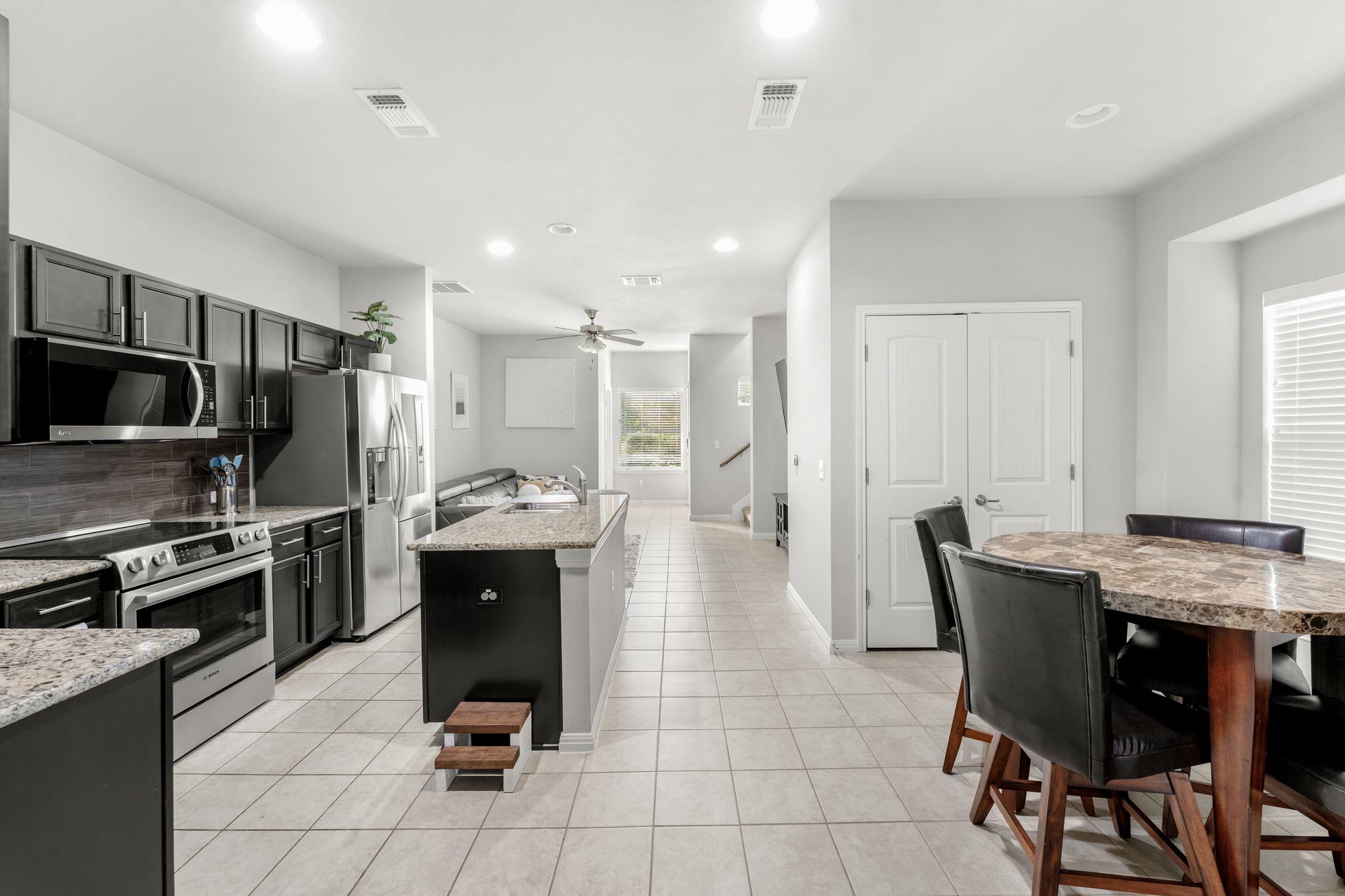 Residential Lease in Manor