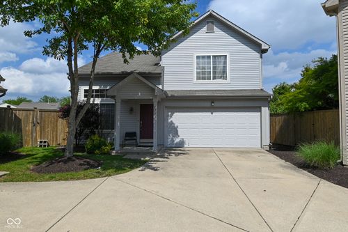 578 Pine Lake Dr, Greenwood, IN, 46143-7695 | Card Image