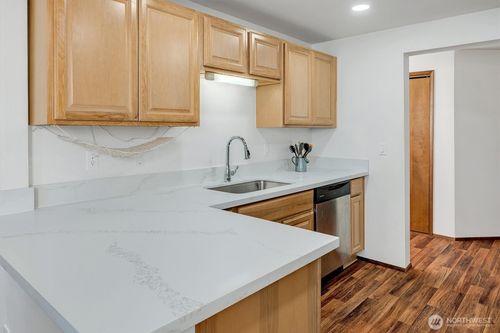 apt-101-921 Pershing Ave, Bremerton, WA, 98312-2468 | Card Image