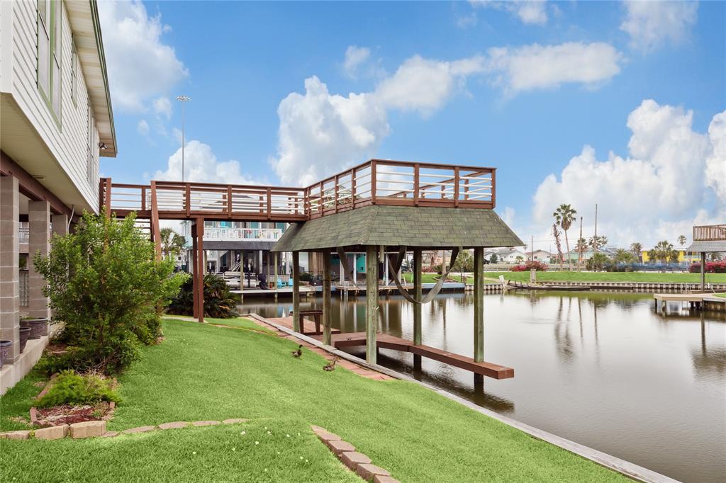 Pintail St, LA Marque, TX 77568