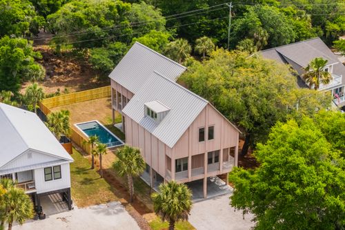 3102 Fort St, Edisto Island, SC, 29438-3504 | Card Image