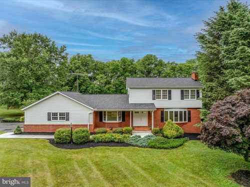 182 Humphrey Ln, FALLING WATERS, WV, 25419-7037 | Card Image