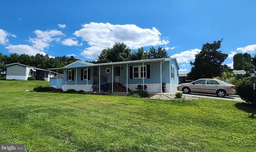 908 Kelly Dr, MOUNT WOLF, PA, 17347-8716 | Card Image