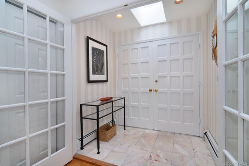 4 Ilinka Ln, Irvington, NY, 10533-2333 | Card Image