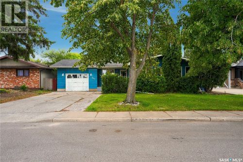 8922 Thomas Ave, House with 4 bedrooms, 2 bathrooms and null parking in North Battleford SK | Card Image