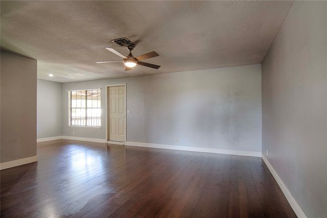 311 August St, House other with 3 bedrooms, 2 bathrooms and 6 parking in Schulenburg TX | Image 8