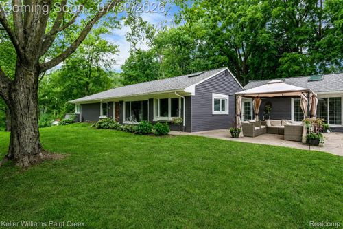 340 Whims Ln, Oakland Twp, MI, 48306-2667 | Card Image