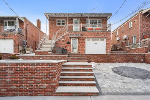 2425 Fish Avenue, New York, NY, 10469 | Card Image