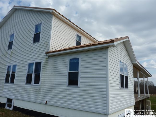 Front corner of the house | Image 36