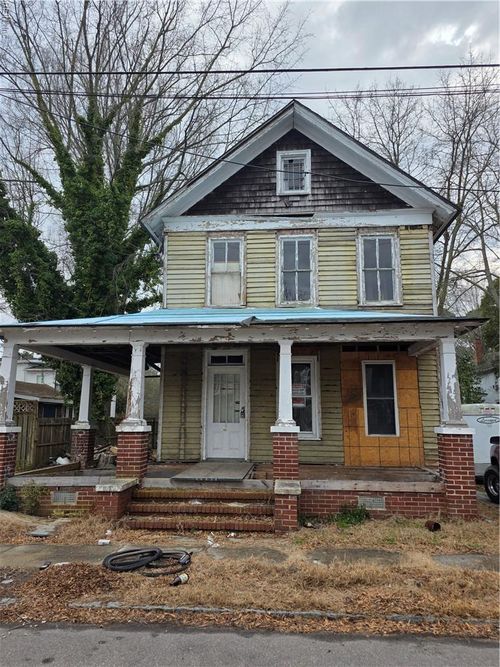 403 W Fearing St, Elizabeth City, NC, 27909-4707 | Card Image