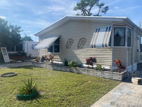 8933 Pine St, Boynton Beach, FL, 33436-2336 | Card Image