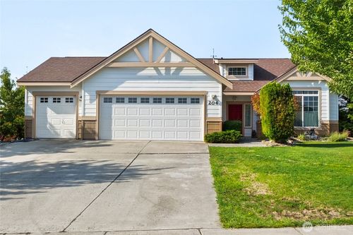 204 N Wellington St, Moses Lake, WA, 98837-1694 | Card Image