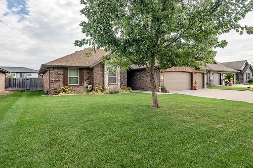 614 N Eagle Park Dr, Nixa, MO, 65714-4200 | Card Image