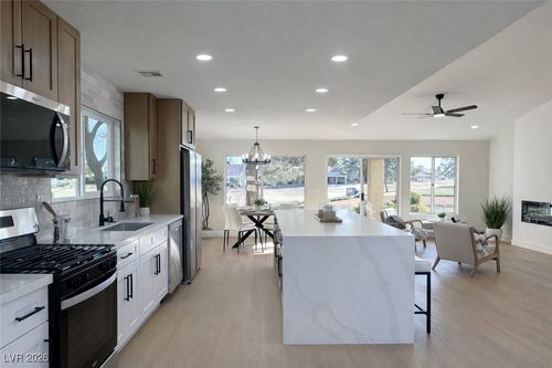 8925 Litchfield Ave, Las Vegas, NV, 89134-8555 | Card Image
