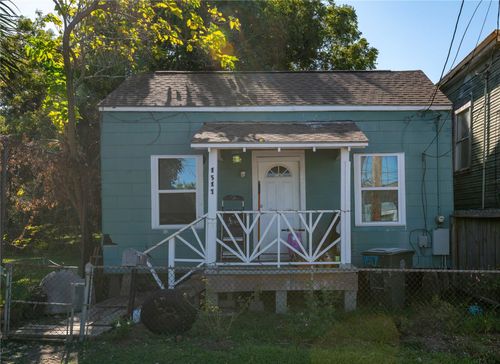 1517 J H Clouser St, Galveston, TX, 77550-6835 | Card Image