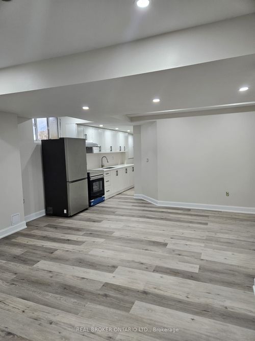 lower-level-63 Hildred Street, Welland, ON, L3B1M9 | Card Image