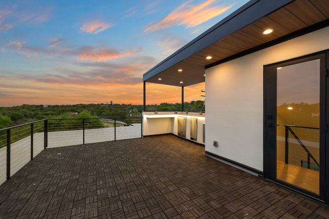 2401 Oakhaven Cir, House other with 5 bedrooms, 5 bathrooms and 3 parking in Austin TX | Image 39