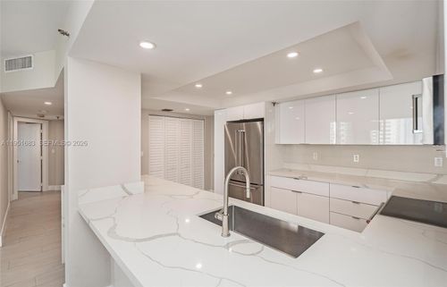 a1010-520 Brickell Key Dr, Miami, FL, 33131-2419 | Card Image