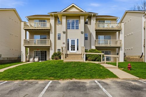 b-1350 44th St, Marion, IA, 52302-1582 | Card Image