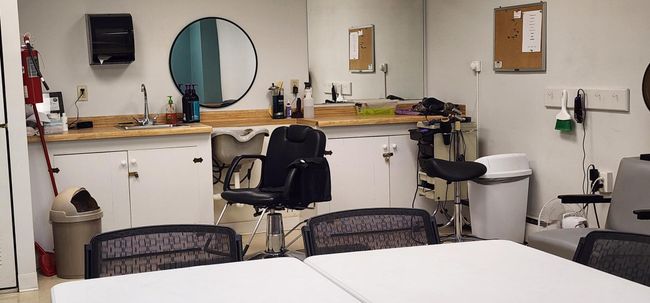 Salon | Image 27
