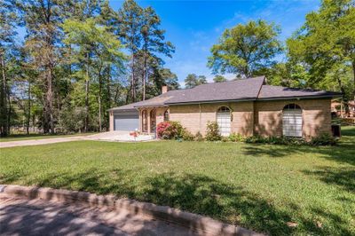 404 River Oaks Drive, House other with 3 bedrooms, 3 bathrooms and null parking in Huntsville TX | Image 1