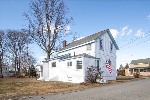10 Beach St, Portsmouth, RI, 02871-4802 | Card Image