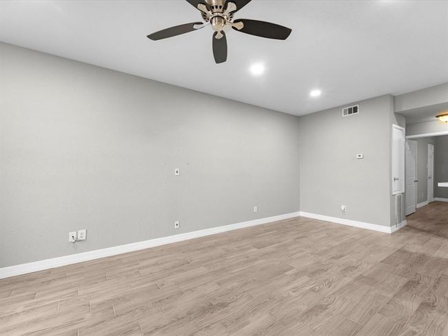 APT-217 - 4001 Nasa Pkwy, Townhouse with 1 bedrooms, 1 bathrooms and null parking in El Lago TX | Image 5
