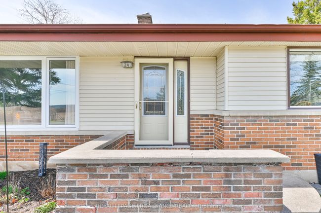 24 Rodgers Dr, House other with 3 bedrooms, 2 bathrooms and 2 parking in Stirling ON | Image 5