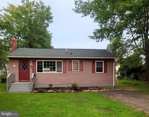244 6th St, Colonial Beach, VA, 22443-1716 | Card Image