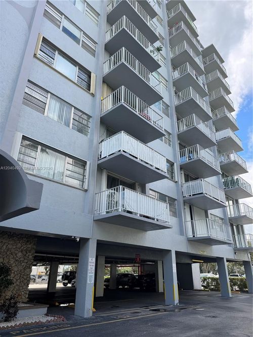 205-1470 Ne 125th Ter, North Miami, FL, 33161-5213 | Card Image