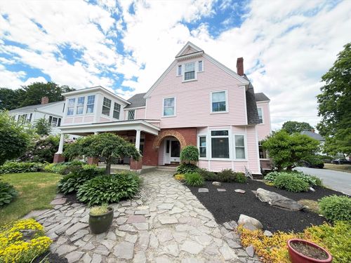 47 Salem St, Haverhill, MA, 01835-7924 | Card Image