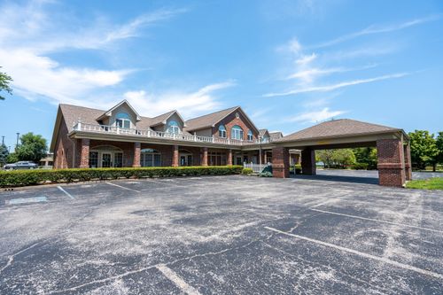 700 S College Ave, Bloomington, IN, 47403-2513 | Card Image