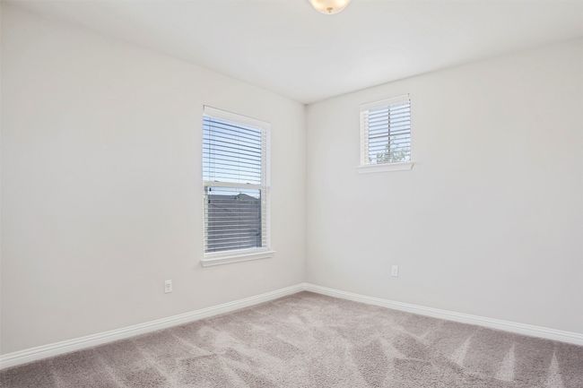 Spare room with carpet flooring and baseboards | Image 30