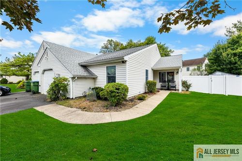67 Woodbrooke Dr, Edison, NJ, 08820-2965 | Card Image
