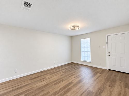 1000 Mary St, Arlington, TX, 76010-2716 | Card Image