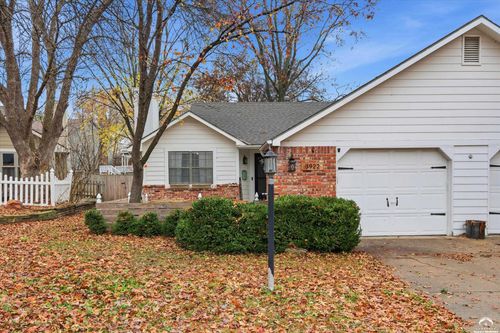 3922 Willshire Dr, Lawrence, KS, 66049-3673 | Card Image