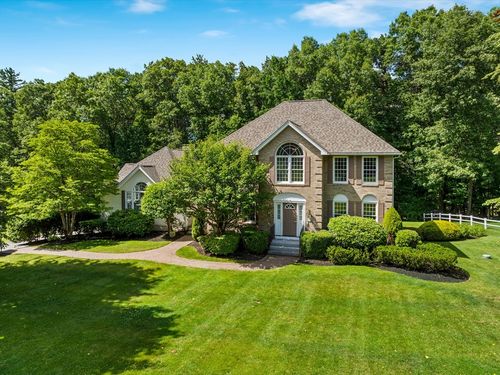 10 Morgan Dr, Methuen, MA, 01844-1247 | Card Image
