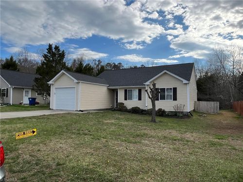 2520 Stratford Lake Rd, Winston Salem, NC, 27103-6738 | Card Image